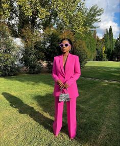 Pink Pantsuit Black Woman, Pink Suits Women Birthday, Pink Suit Ideas Women, Pink Pants Suit Women, Graduation Suit Outfit For Women, Pink Suit Black Woman, Boss Babe Aesthetic Fashion, Pink Pantsuit Outfit, All The Queens Men Madam Outfits