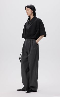 Classic and versatile high-waisted fine textile trousers, the fabric is exquisite and has a sense of drape, and the composition of composite wool is not easy to wrinkle, highlighting the high-end quality Fabric:?(Surface) 51%? Polyester 49% Sheep Wool?( inner) 100% Polyester?pocket: 100% Cotton? Black Classic Pants Outfit, Black Striped Pants Outfit, High Waisted Trousers Outfit, High End Streetwear, Stripe Pants Outfit, Night Shoot, High Waisted Pants Outfit, Loose Fit Pants, Relax Pants