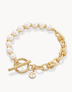 Masters of transformation, oysters naturally produce one-of-a-kind freshwater pearls from bits of irritation. Sounds like a few gracious Southern belles we know! we've captured all that luxe, luster and determination in this Hourglass Pearl Toggle Bracelet made in Matte 18kt Gold Plating with freshwater pearls and metal beads. Jewelry Closet, Xmas Wishlist, Bday List, Coastal Jewelry, Bracelet Inspiration, Preppy Jewelry, Spartina 449, Bracelet Pearl, Jewelry Accessories Ideas