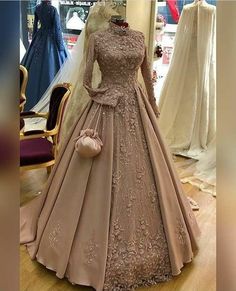 Brokat Wisuda, Wedding Gowns Indian, Gowns Indian, भारतीय दुल्हन संबंधी, Muslim Wedding Gown, Indian Wedding Gowns, Muslim Wedding Dresses