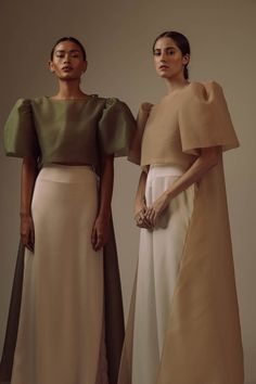 RTW - Tops– Vania Romoff Online Bridesmaid Dresses Garden, Vania Romoff, Bridesmaid Looks, Graduation Attire, Filipino Fashion