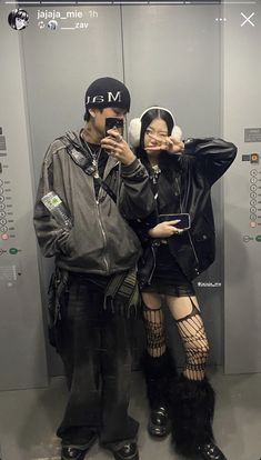 Grunge Couple Outfit, Matching Grunge Outfits, Punk Couple Aesthetic, Japanese Punk Fashion, Y2k Couple, Punk Couple, Japanese Couple, Couple Fits, Swaggy Outfits