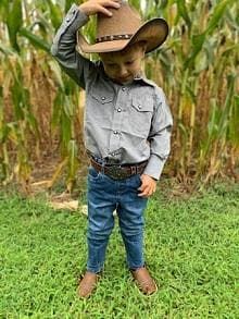 Best selling youth cowboy hat. Your boy or girl will love this hat and you will love Gone Country. Our customer service is world class. Give our small business a try. Made for a cowboy or cowgirl up to about seven years, this is one of our favorite kids cowboy hats. Your little one will love this hat. It's cool and lightweight so your buckaroo is likely to keep it on. If it’s a little big you can make it tighter in no time. We provide the sizing tape with your order. With an extra row of sizing, Toddler Felt Cowboy Hat, Boys Hats Family Photos, Father Son Cowboy Hat, Rodeo Birthday Party Boy Shirt, Toddler Western Outfit Boy, Baby Boy Cowboy Outfits, Kids Cowboy Outfit, Country Toddler Boy, Toddler Cowboy Outfit