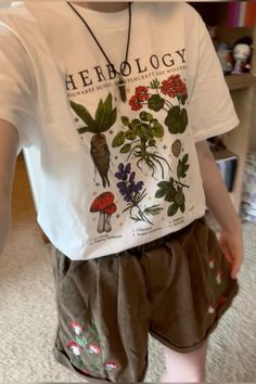 #cottagecore #goblincore #outfits #mushrooms #plants Cottagecore Gender Neutral, Simple Goblincore Outfits, Corvidcore Outfit, Plant Inspired Outfits, Herbology Outfit, Goblen Core Outfit, Goblin Core Summer Outfits, Goblincore Jacket, Cottagecore Masc Outfits