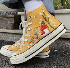 Embroider Converse High Tops, Yellow Converse Embroidery, Flower Embroidered Converse, Hand Embroidered Shoes, Embroidered High Tops, Embroider Converse, Embroidered Converse Low Top, Converse Embroidery Ideas, Mushroom Converse