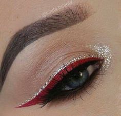 Recital Makeup, Birthday Makeup Looks, Christmas Eye Makeup, Red Eyeliner, Red Eye Makeup, Devil Costume, Retro Makeup, Red Makeup