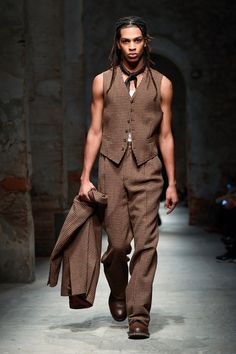 Todd Snyder Men's Fall 2024 [PHOTOS] Mens 2025 Fashion Trends, Event Clothes, Men Vest Outfits, Men Styling, Japanese Mens Fashion, Fashion Boy, Boys Style, Todd Snyder, Pop Style