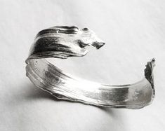 Not your average cuff bracelet Lost Wax Jewelry, Wax Carving Jewelry, Sky Jewelry, Texture Jewelry, Silver Smithing, Wax Carving, Wax Casting, Ring Shapes, Lost Wax Casting