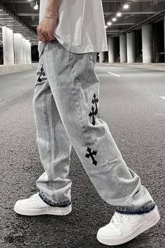 Get that vintage look with NTC® Ripped Retro Cross Jeans. The perfect mix of retro and edgy style, these jeans are a must-have for any streetwear wardrobe. Made with premium denim and featuring distressed detailing, these jeans are built to last. Elevate your street style game with NTC®. Oversize Jeans, Cross Jeans, Cross Embroidery, Trousers Mens, Denim Jeans Fashion, Trendy Mens Fashion, Streetwear Pants, Oversized Jeans