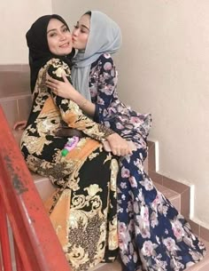 Awek Tudung, Hot Dresses Tight, Girls Hijab, Muslim Women Fashion, Man Room, Muslim Women Hijab, Muslim Fashion Hijab, Women Aesthetic