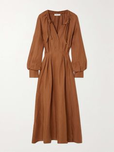 Shop MAX MARA Drina linen and silk-blend midi dress, Explore the latest MAX MARA women's collection today on NET A PORTER Business Fashion, Build Wardrobe, Teacher Fits, Modest Fashion Outfits, Tres Chic, Outfit Style, Modest Outfits, Max Mara, Jeans Dress