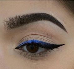 Dipbrow Pomade, Blue Eyeliner, Eye Makeup Designs, Makijaż Smokey Eye, Colorful Eye Makeup