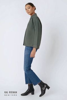 Our kimono top in Loden green is here and perfect for your winter capsule wardrobe. Made in our Italian Broadcloth, this style has a drop shoulder fit, v-neck front with pleat detail for ease of movement, and a clean finish cuff that can easily be rolled up. On its own or as a layering piece, this style pairs well with any slim bottom. Collar Construction, Timeless Fashion Pieces, Loden Green, Capsule Wardrobe Pieces, Chic Business Casual, Winter Capsule Wardrobe, Business Casual Outfits For Women, Fashion Business Casual, Ponte Pants