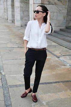 Tomboy Wedding Outfit Guest, Lesbian Formal Outfits, Minimalist Uniform, Fancy Couple, Tomboy Stil, Wedding Outfits For Women, Semi Formal Outfits