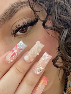 Moana Theme Nails, Moana Acrylic Nails, Dominican Nail Designs, Nail Designs Vacation Tropical, Beach Square Nails, Square Shell Nails, Sea Shell Nails Designs, Hawian Nails Acrylic, Summer Nails 3d Designs