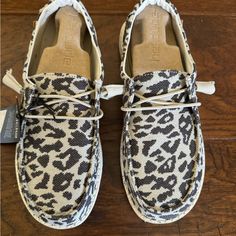 New With Tags Womens Size 7 Gray Cheetah Print Hey Dudes. Cute Hey Dudes For Women, Cow Print Hey Dudes, Hey Dudes Women, Western Hey Dudes, Cute Hey Dudes, Hey Dude Shoes Women, Country Outfit, Western Stuff, Country Shoes