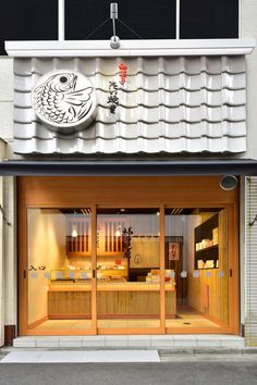 Sushi Bar Design, Japanese Restaurant Interior, Restaurant Exterior Design, Japanese Restaurant Design, Restaurant Exterior, Japanese Shop, Japan Store