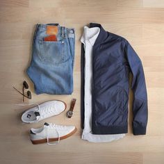 Consulta esta foto de Instagram de @thepacman82 • 13.2 mil Me gusta Fashion Formal, Jeans Shoes, Mens Fashion Classic, Outfit Grid, Sneakers Men Fashion, Mens Casual Outfits, Mens Fashion Casual, Clothing And Accessories, Linen Shirt