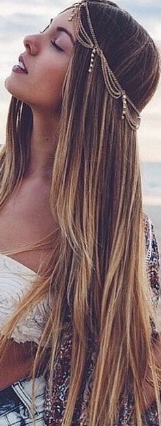 ≫∙∙☮ Bohème Babe ☮∙∙≪• ❤️ Curated  by Babz™ ✿ιиѕριяαтισи❀ #abbigliamento #bohojewelry #boho #Coacheilla Balayage Hairstyles, Bohemian Glam, Hippie Party, Boho Beautiful, Bohemian Chic Fashion, Folk Style, Boho Beauty, Boho Hippie Chic, Glamorous Style