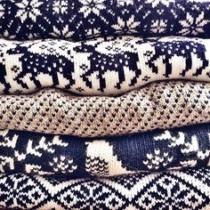 christmas sweaters Motif Fair Isle, Wit And Delight, Classy Girls Wear Pearls, Nordic Sweater, Classy Girl, Baby Cold, Ravenclaw, Girls Wear, Winter Time