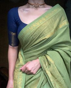 Cotton Saree Look, Margazhi Sarees, Simple Wedding Saree, Cotton Saree Blouse Designs, Cotton Saree Blouse, Saree Jewellery