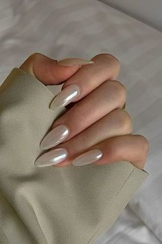 Engagement Nails, Silver Nails, Bridal Nails, Classy Nails, Chic Nails, Chrome Nails, Nude Nails, Wedding Nails