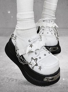 Punk Shoes Aesthetic, White Goth Shoes, Harajuku Punk, Alternative Shoes, Goth Shoes, Steampunk Fashion Male, Punk Shoes, Outfits With Hats, Goth Outfits