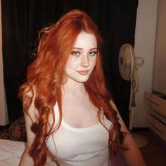 Ruiva do Insta (@ruivandoinsta) | Instagram Pretty Redhead, Ginger Women, Red Hair Woman, Beautiful Red Hair, Ginger Girls, Long Red Hair