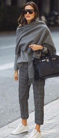 Casual Friday Outfit, Outfit Essentials, Monochromatic Fashion, Fest Outfits, Casual Work Outfit, Grey Outfit, Looks Street Style, Cute Winter Outfits