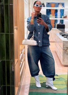 Cargo Outfits, Tracee Ellis Ross Style, Tracee Ellis Ross Fashion, Fashion Work Outfit, Denim Baby, Tracee Ellis Ross, Rihanna Style, Simply Chic, Gaming Clothes