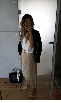 Look Zara, Mode Tips, Beige Outfit, Business Casual Outfits For Work, Mode Casual, Looks Street Style, Outfits Casual, Fashion 2020