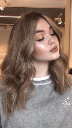 Hairstyles With Curled Hair, Hair Color Underneath, Beauty Hair Color, Brown Hair Looks, Ash Hair Color, Brown Hair Inspo, Hairstyles For Layered Hair, Long Hair Color