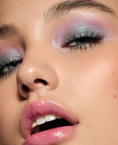 Makeup Ideas Vampire, Harley Quinn Makeup Ideas, Makeup Ideas For Christmas, Makeup Definition, Vampire Makeup Ideas, Cotton Candy Makeup, Eye Rhinestones, Make Up Color, Makeup Cheap