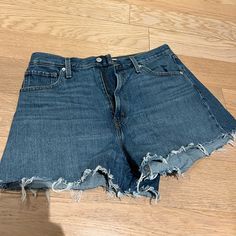 Never Worn Levi’s Jean Shorts In Size 32 Mom Jean Shorts, Sarah Cameron, Mom Jeans Shorts, High Waisted Mom Jeans, Levi’s Jeans, Mom Jean, Levi Shorts, Jean Shorts, Mom Jeans