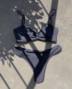 Cute Bathing Suits Aesthetic, Sleeve Bathing Suit, Swimsuits Athletic, Summer Bathing Suits, Quoi Porter, Skirted Swimsuit