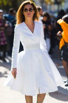 Plain Midi Dress, Fashion Week Dresses, Sara Battaglia, Woman Clothes, Work Dresses, Classy Dress Outfits, Long Sleeve Casual Dress, The Best Street Style, Vestidos Vintage