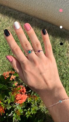 Nails And Rings, Kutek Disney, Harry Styles Nails, Hello Nails, Hippie Nails, Subtle Nails, Minimal Nails