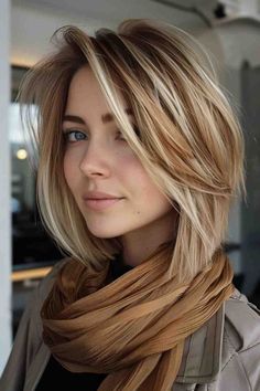 The Best Bob Haircuts & Hairstyles of 2024 - Cuts & Hues Above The Shoulder Bob With Layers, Below The Chin Bob, Medium Length Choppy Hair, Lob Haircut Side Part, Lob Side Part, Bob Hairstyles 2024, Long Inverted Bob With Layers, Medium Length Bob With Layers, Long Layered Bob Haircuts