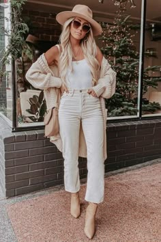 Casual Spring Outfits 2020, Spring Fashion Essentials, Spring Outfits For Teen Girls, Spring Outfit Women, Spring Outfits 2020, Simple Spring Outfits, Country Concert Outfits, Casual Summer Outfits For Women, Looks Country