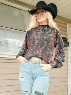 #fashion #thanksgivingoutfits #outfits #westernootd #western #americanhatco #ariat Thanksgiving Fit, Cowgirl Tuff, Western Home Decor, Thanksgiving Outfit, Cowgirl Style, Country Outfits, Casual Dinner Outfit, Fall Hair, Western Boots