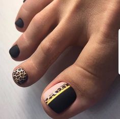 Pedicure Design, Glitter Toe Nails, Black Toe Nails, Pink Toe Nails, Easy Toe Nail Designs, Simple Toe Nails, Nail Master, Feet Nail Design, Unghie Nail Art