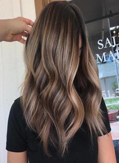 Balayage Hair Color Ideas 2018 Dark Tone Highlights, Balayage Close To Roots, Casual Reunion Outfit Fall, Single Process Brunette, Fall Balayage Brunette Short Hair, Level 6 Hair Color With Highlights, Light Blonde Highlights On Brown Hair, Contrast Highlights, Brown To Blonde Balayage