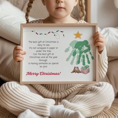 Buy the whole Christmas Handprint Art Bundle: https://studiodec12.etsy.com/listing/1806719357 Celebrate the festive season with our Christmas 2024 Handprint Art! This unique, one-of-a-kind craft is perfect for capturing the magic of this Christmas season in a creative and memorable way. Whether you're at home, school, daycare, or church, this handprint art makes a wonderful keepsake that families will cherish for years to come. What's Included: - 1 Craft Template: A single-page horizontal design Christmas Tree Art For Kids, Diy Christmas Keepsakes, Tree Art For Kids, Parent Holiday Gifts, Baby Christmas Crafts, Handprint Christmas Tree, Handprint Gifts, Handprint Christmas, Parents Christmas