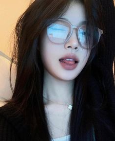 Ulzzang Tomboy, Yn Photo, Ulzzang Gril, Cast Au, Fete Emo, Western Port, Justina Xie, Makeup Korea, Classy Glasses