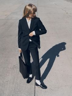 Suits Ideas, Tomboy Aesthetic, Stylish Office Wear, Professional Work Outfit, Workwear Trousers, Sailor Fashion, Suits And Jackets, Tailored Blazer, Plain Shirts