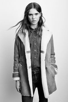 Comptoir des Cotonniers - Fall 2015 Ready-to-Wear Stylish Winter Coats, Paris Mode, Sheepskin Coat, Shearling Coat, Coat Outfits, Shearling Jacket, Hippie Style, Outfits Ideas, Look Fashion