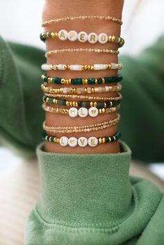 Beaded Bracelet Stacks, Mexico Bracelets, Charm Bracelet Ideas, Gold Bracelet Simple, Handmade Jewelry Bracelets, Bead Charms Diy, Clay Bracelet, Diy Bracelet Designs, Diy Bracelets Patterns