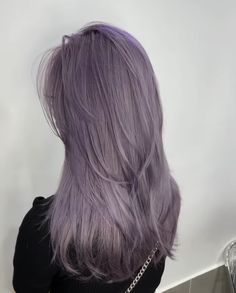 Hair Dye Ideas Purple Lavender, Hair Colour Ideas Korean Style, Light Purple Silver Hair, Hair Colour Ideas Korean, Asian Lavender Hair, Ashy Lilac Hair, Hair Colour Korean Style, Lilac Hair Color Lavender, Lilac Hair Color Ideas