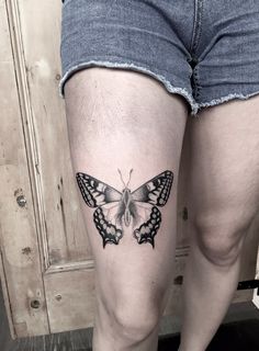 Black and white swallowtail butterfly Upper Knee Tattoo Women Butterfly, Black And Gray Butterfly Tattoo, Black Swallowtail Butterfly Tattoo, Swallowtail Tattoo, Butterfly Tattoo Leg, Swallowtail Butterfly Tattoo, Butterfly Leg Tattoos, White Butterfly Tattoo, Butterfly Thigh Tattoo