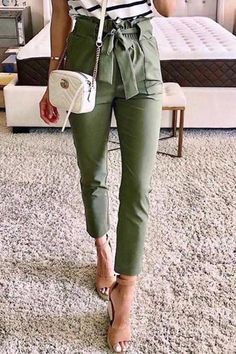 Teacher Outfits Pants, Womens Spring Shoes, Womens Spring Dresses, Elementary Teacher Outfits, Reset Yourself, Womens Spring Fashion, Green Pants Women, Must Have Jeans, Bell Jeans